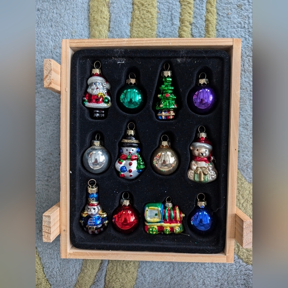 Mini ornaments by Catherine Lilly White, Buffalo, NY - Picture 2 of 6